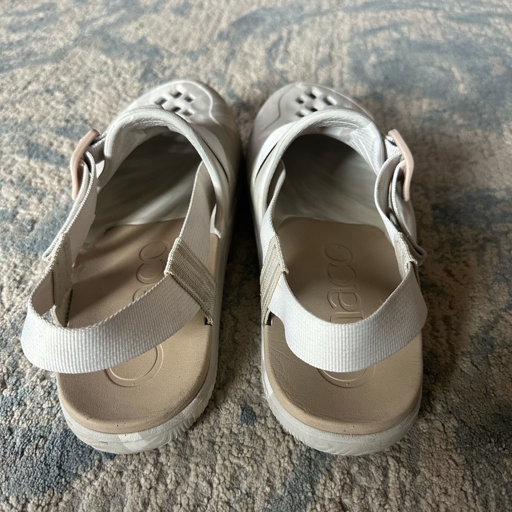 Chaco Chillos Clog Water Camp Sandal in Moonbeam - Picture 8 of 11